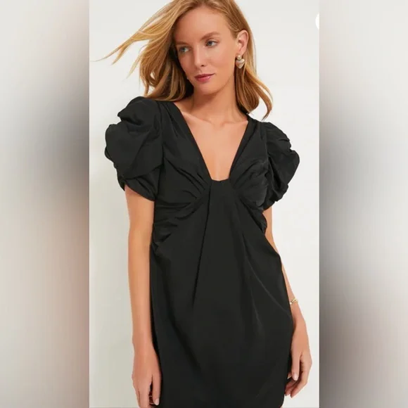 Tuckernuck Hyacinth Black Tinsley Puff Sleeve Mini Dress Tuckernuck Hyacinth Black Tinsley Puff Sleeve Mini Dress